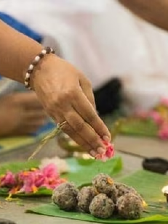 Importance Of Pitru Gayartri Mantra During Pitra Paksha